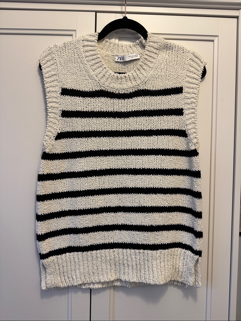 Zara Knit Sleeveless Sweater vest - Cream and Black Stripe - Small